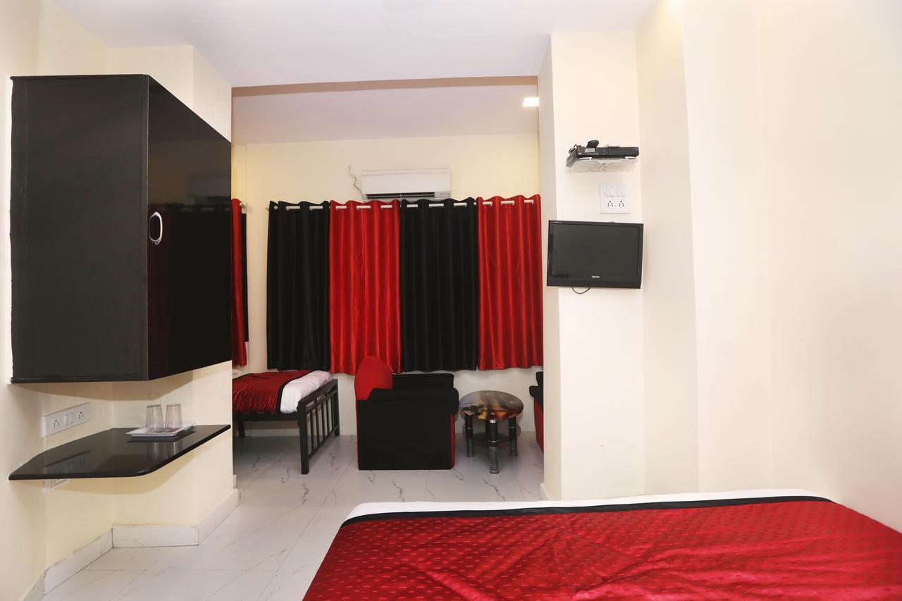 Hotel Janata Available For Qurantine Mandve 외부 사진